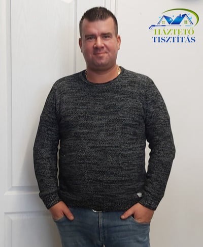 A képen Banga Endre a vállalkozás vezetője látható.